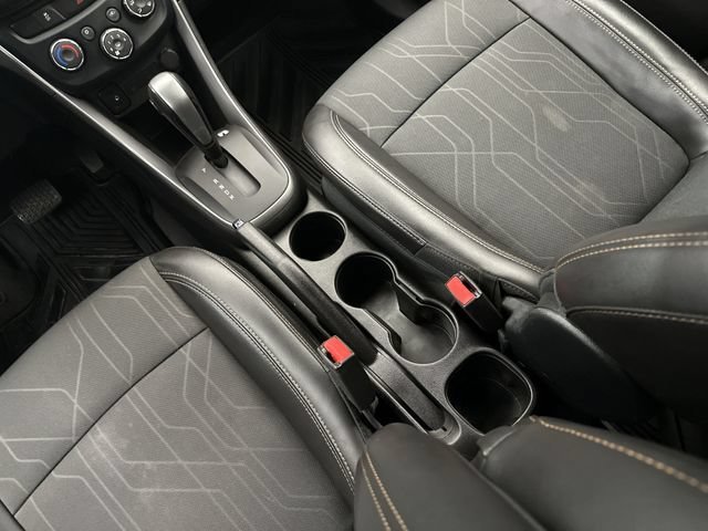 Used 2018 SILVER ICE METALLIC Chevrolet LT image 24
