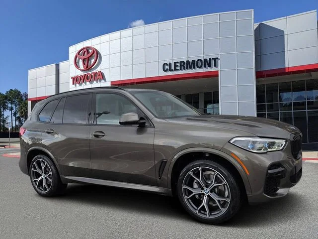 Used 2022 Green BMW xDrive40i image 1