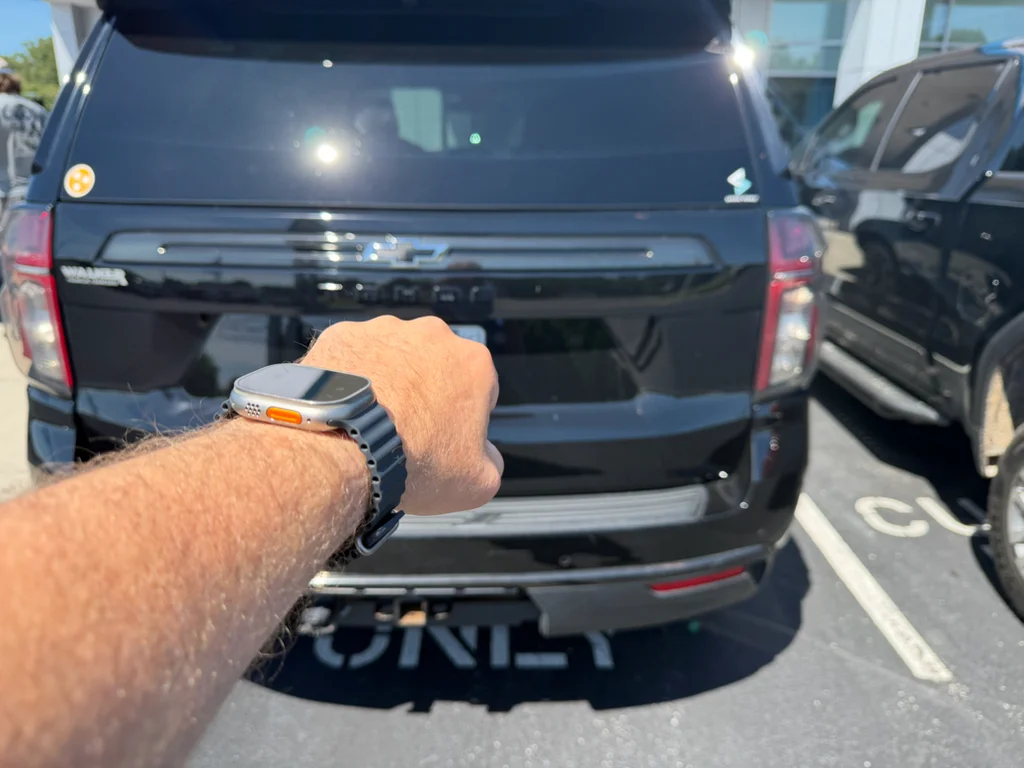 Used 2021 BLACK Chevrolet Z71 image 3