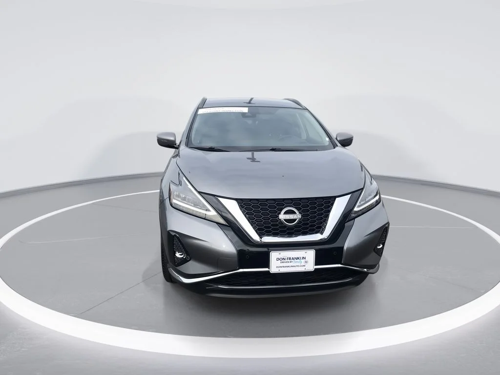Used 2024 Gray Nissan SV image 3
