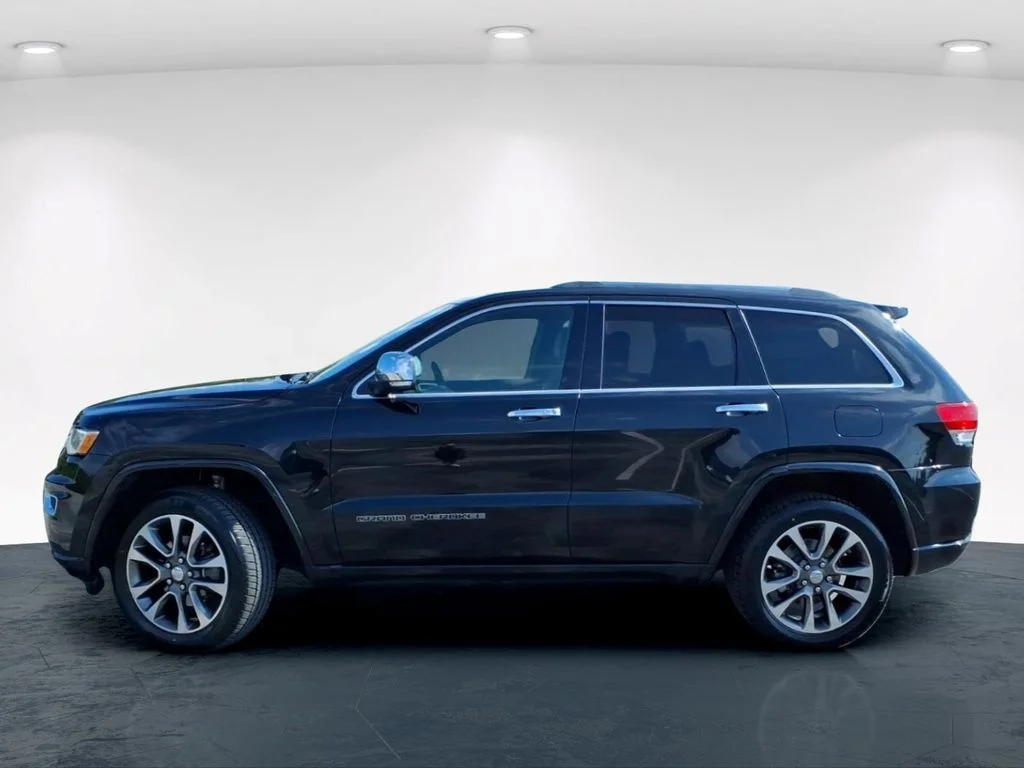 Used 2018 Black Jeep Overland image 11