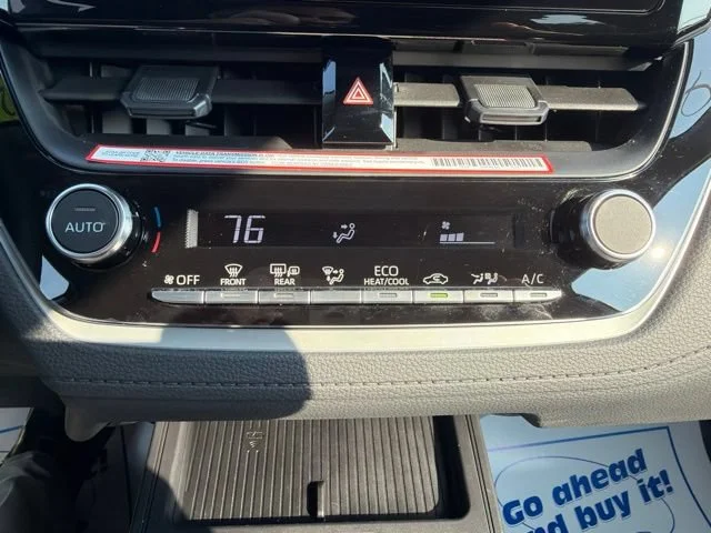 Used 2026 Off-white Toyota LE image 39