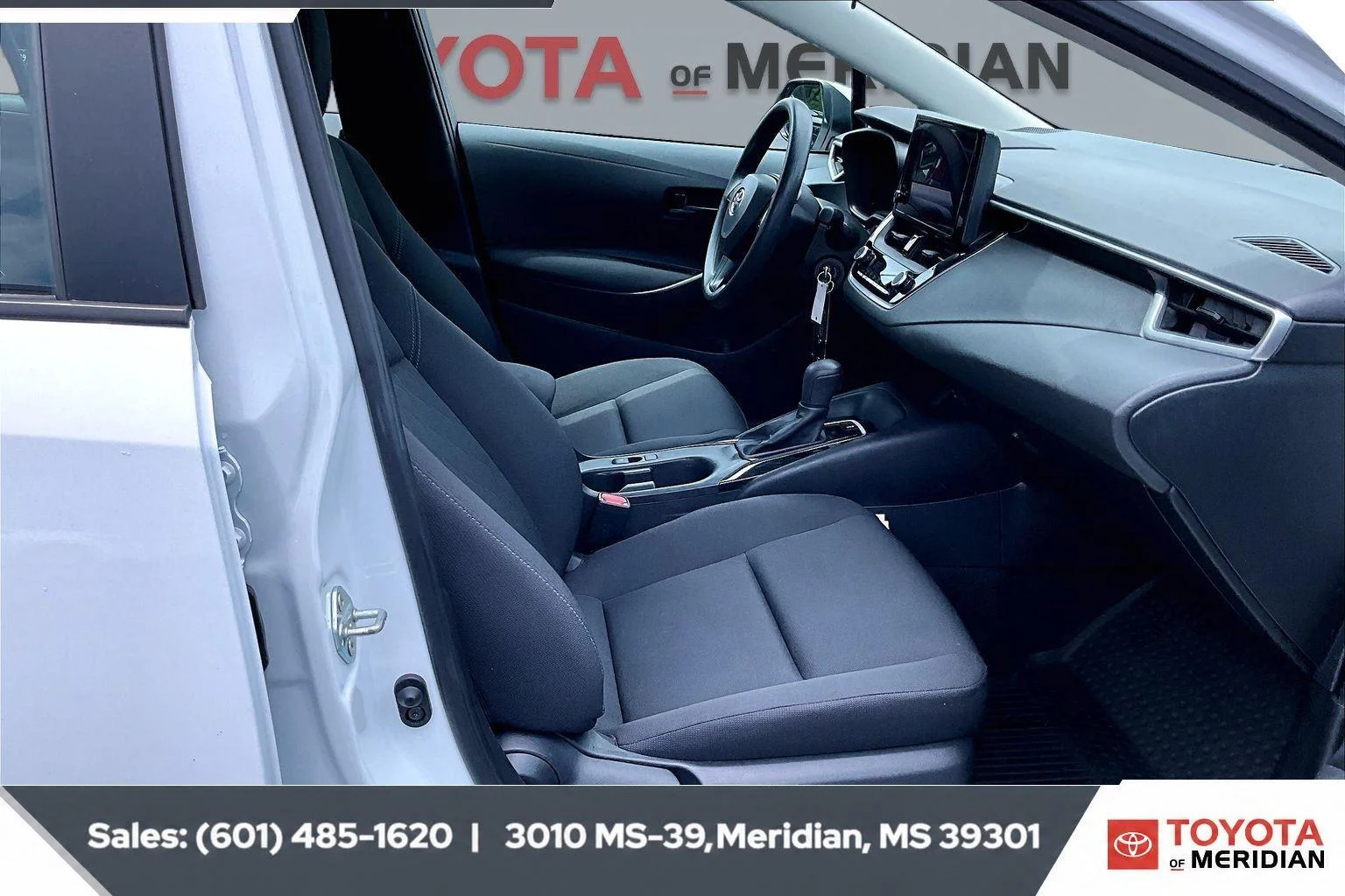 Used 2023 Ice Cap Toyota LE image 6