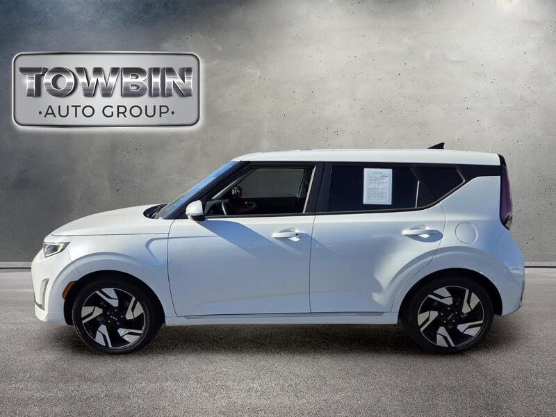 Used 2023 White Kia GT-Line image 7