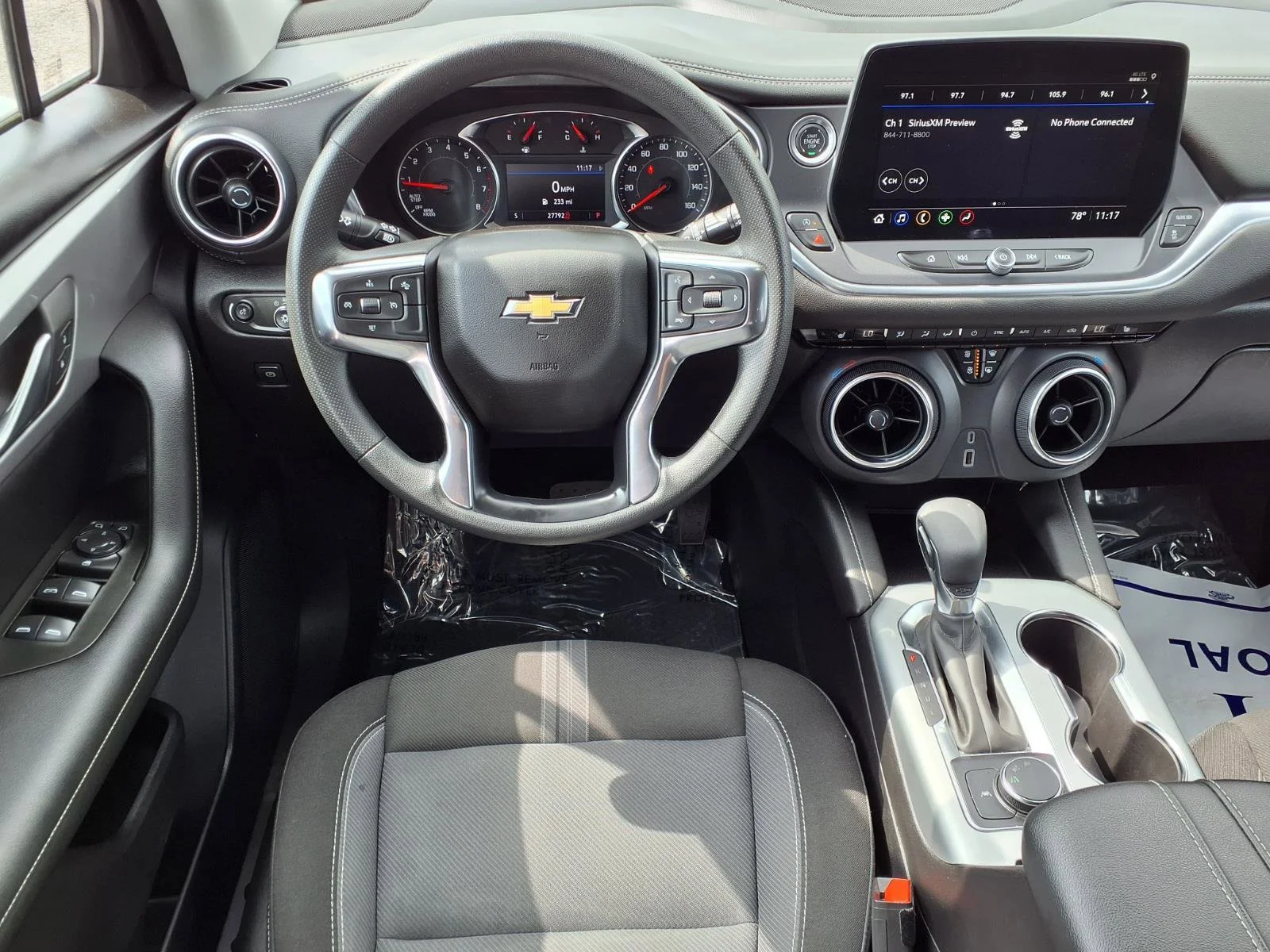 Used 2025 Summit White Chevrolet LT image 3
