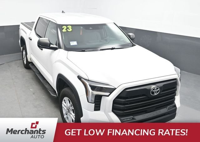 Used 2023 White Toyota SR5 image 18