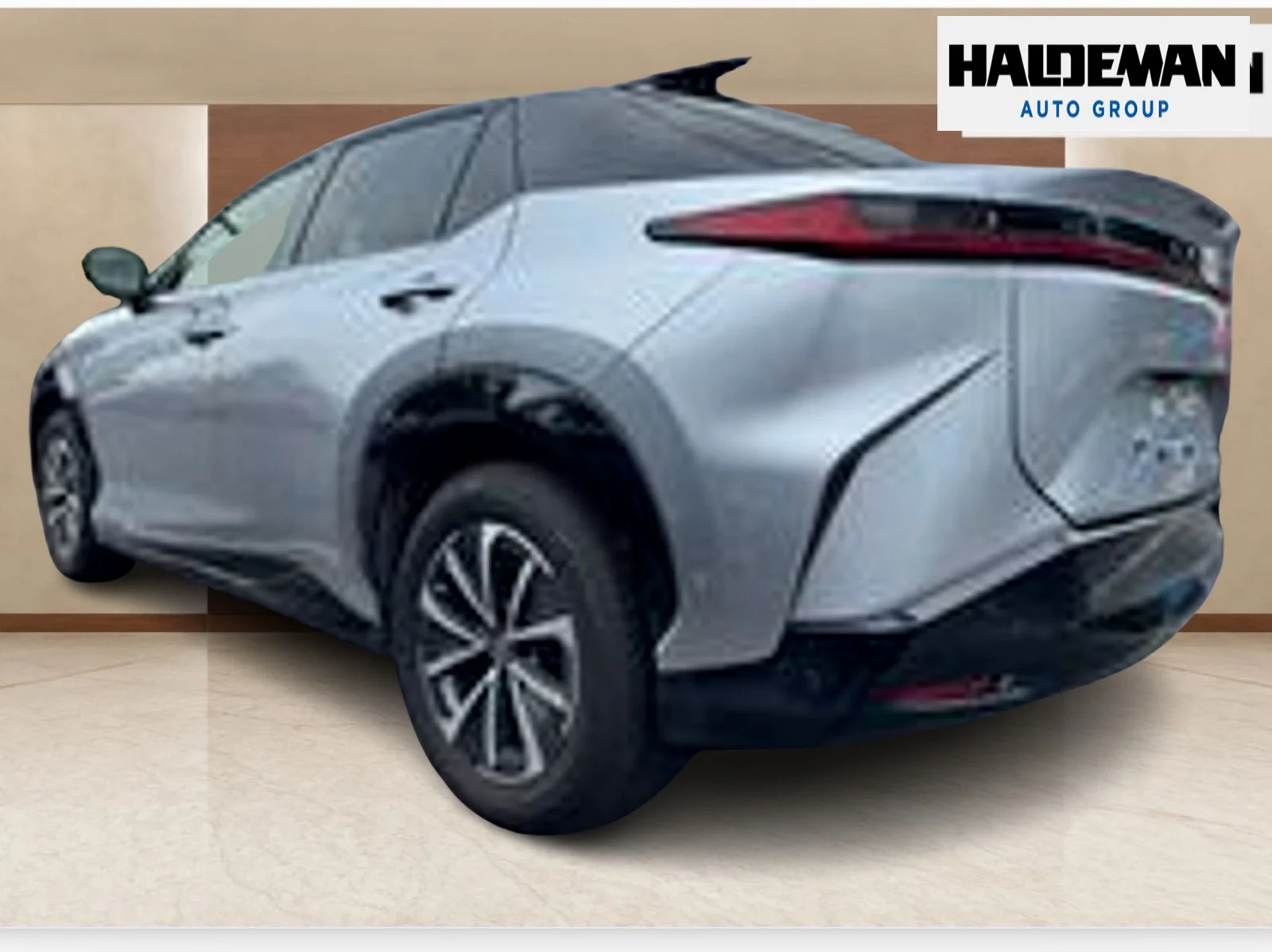 Used 2024 Silver Lexus LUXU image 3