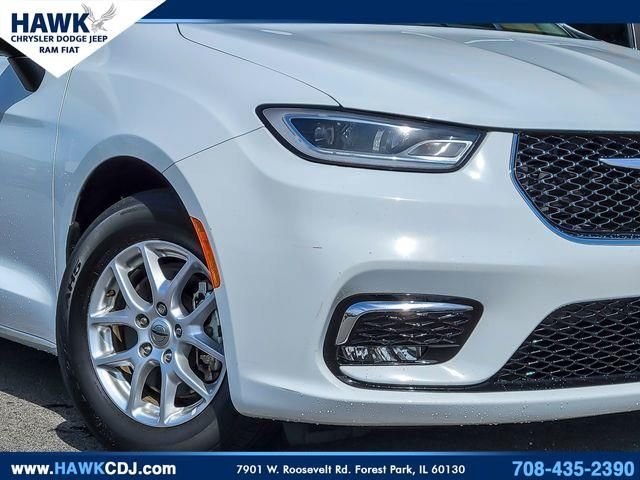 Used 2023 White Chrysler Touring L image 3