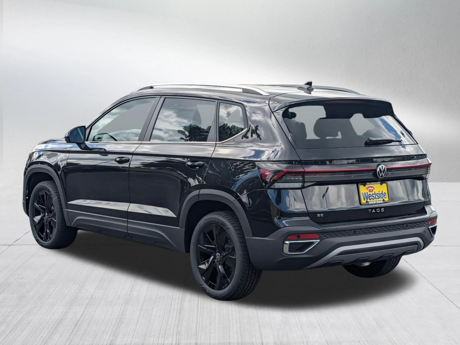 New 2026 Deep Black Pearl Volkswagen SE image 2