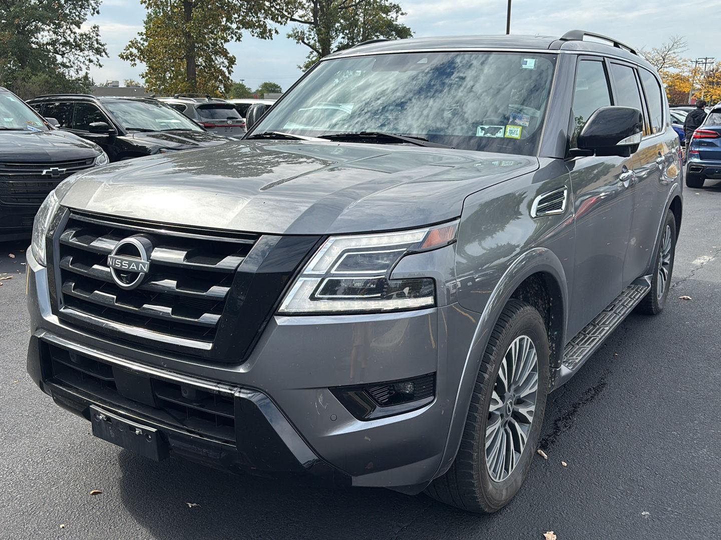 Used 2023 Gun Metallic Nissan SL image 3