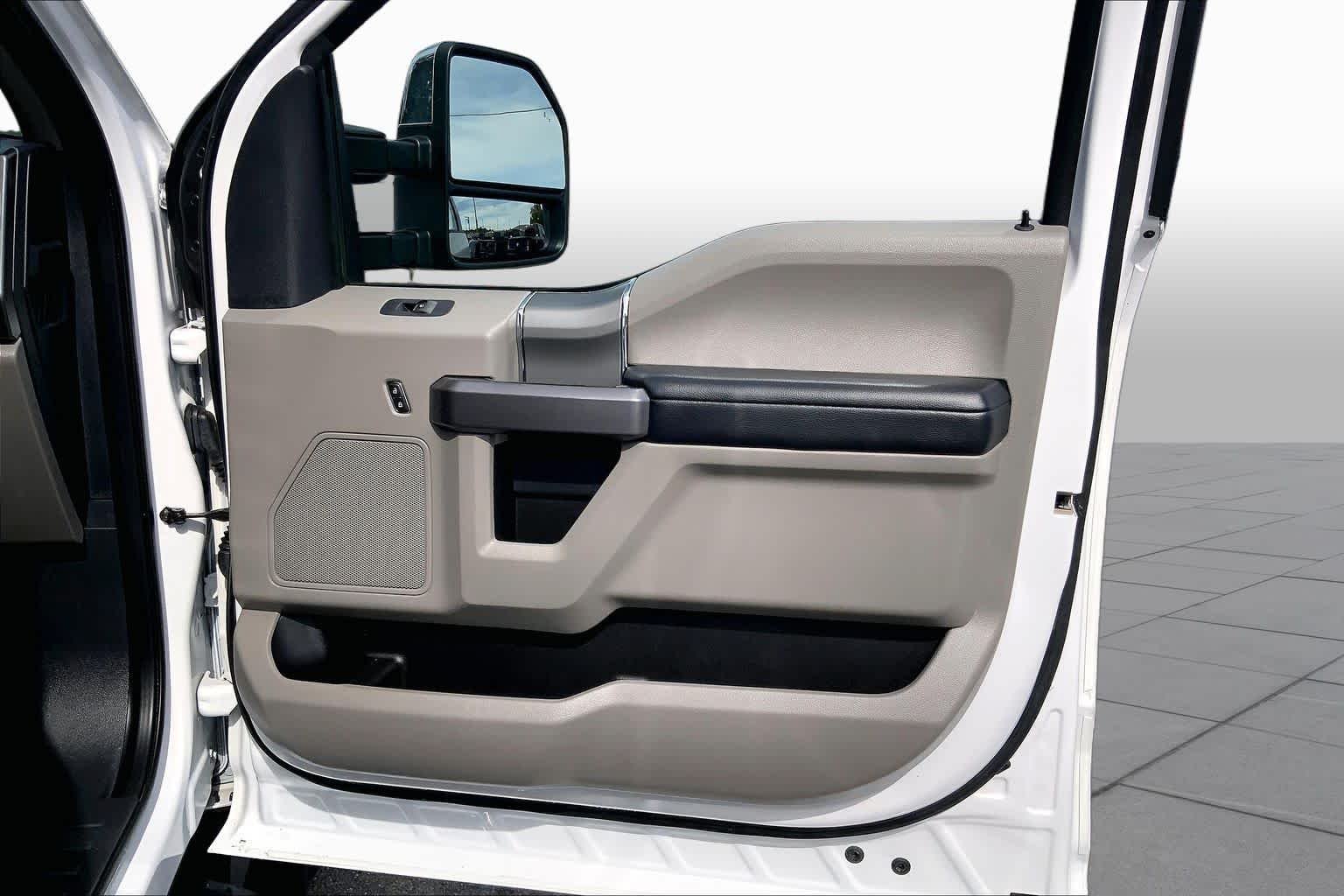 Certified Used 2022 Oxford White Ford XLT image 23