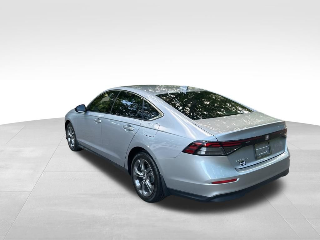 Used 2023 Silver Honda EX image 3