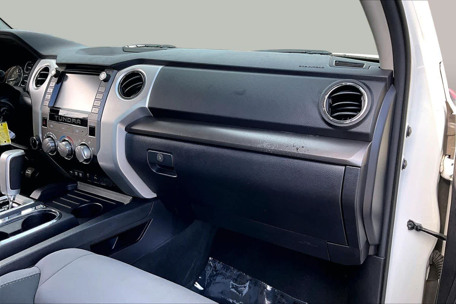 Used 2020 Super White Toyota SR5 image 18