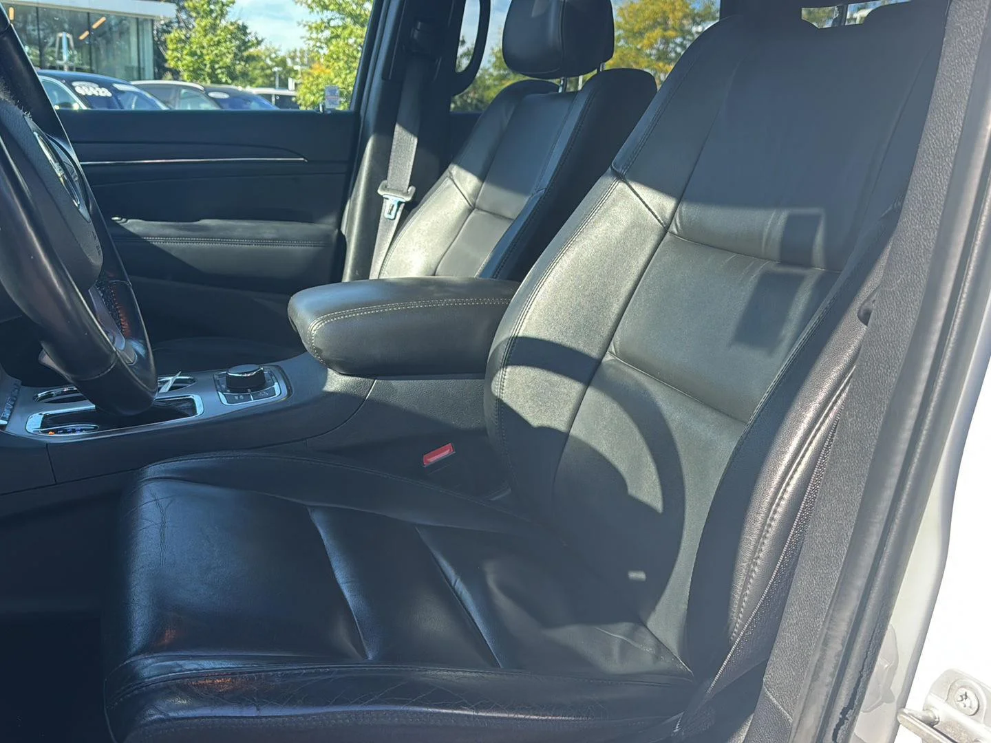 Used 2022 Bright White Clearcoat Jeep Limited image 5