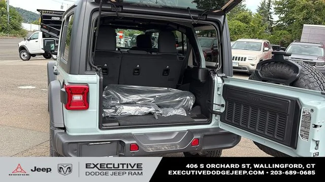 New 2026 Earl Clearcoat Jeep Sport S image 24