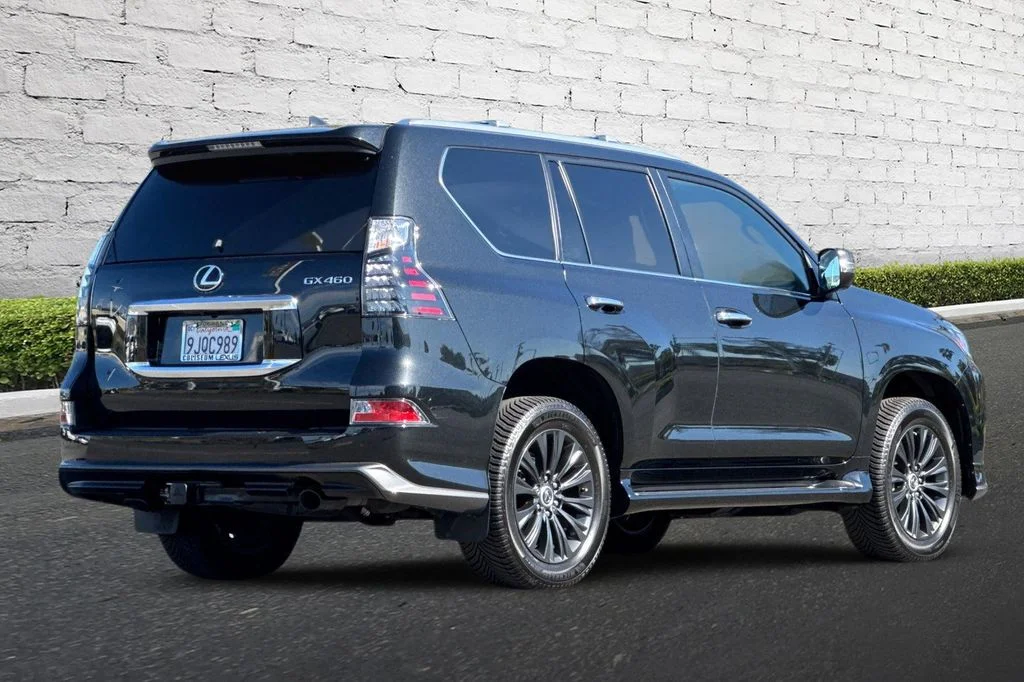Used 2023 Black Lexus 460 Luxury image 4