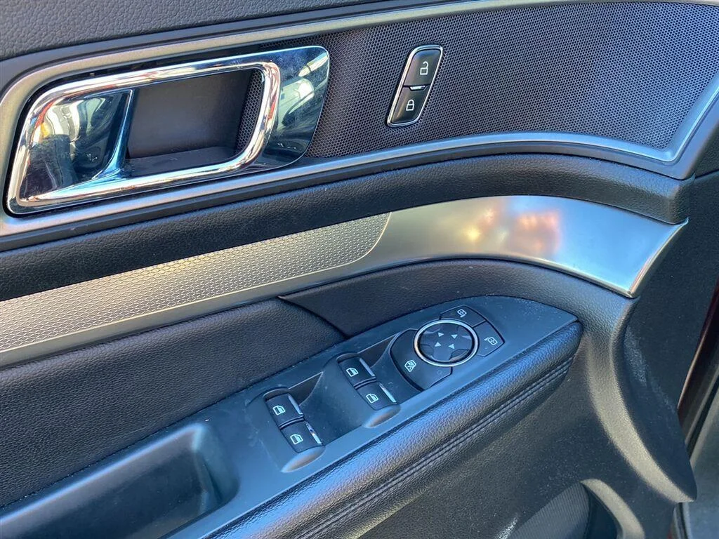 Used 2018 Burgundy Velvet Metallic Tinted Clearcoat Ford XLT image 15
