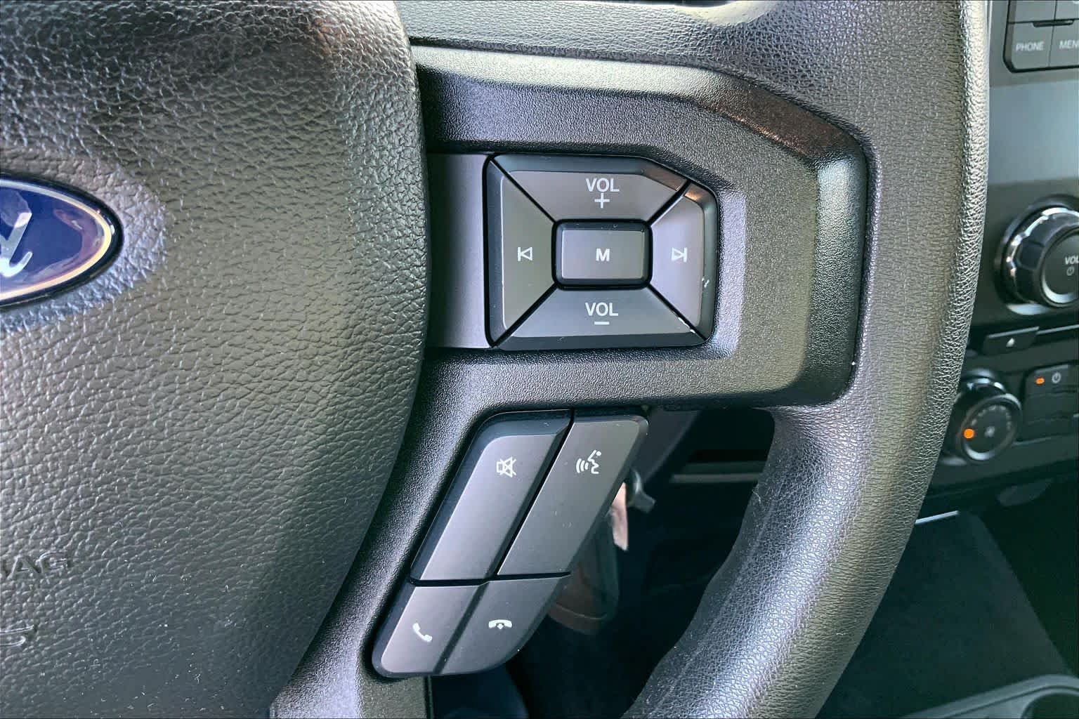 Used 2016 Magnetic Metallic Ford XLT image 23