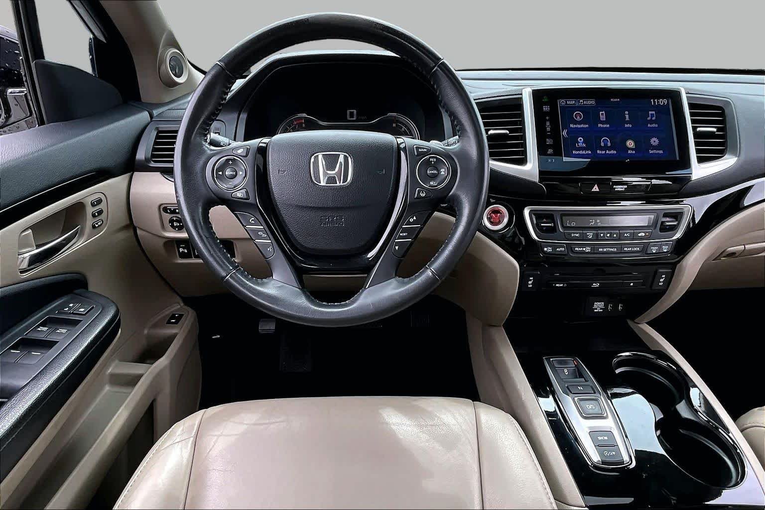 Used 2016 White Diamond Pearl Honda Touring image 6