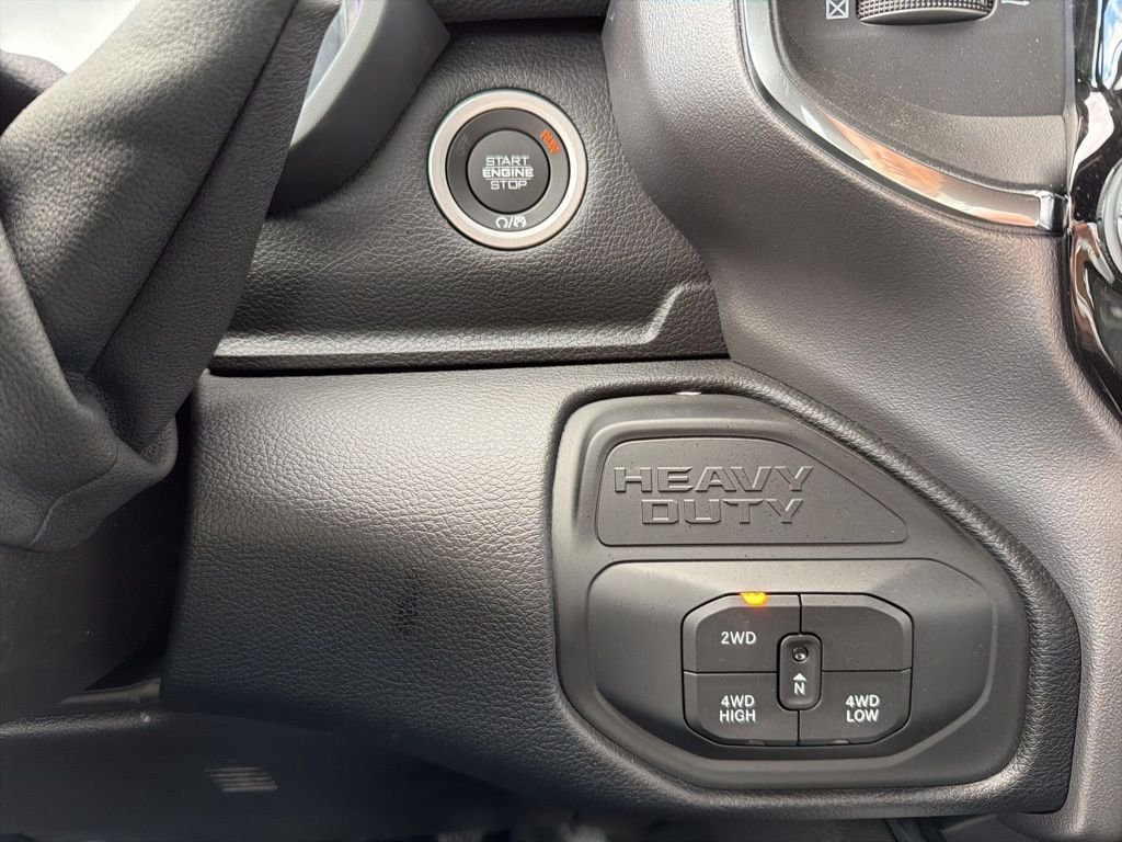 2026 RAM 3500 Chassis Big Horn - Photo 29