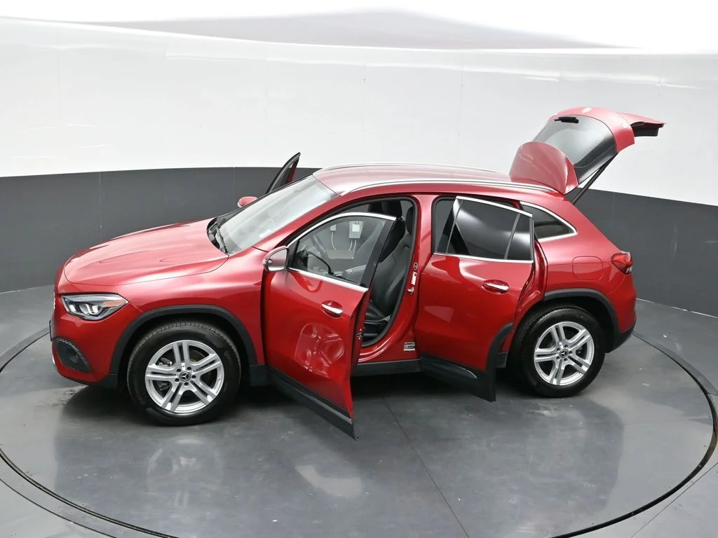 Used 2022  Mercedes-Benz GLA 250 image 28