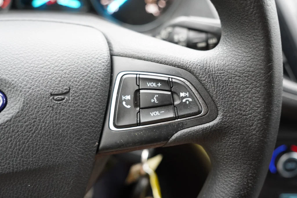 Used 2018 Red Ford SE image 27