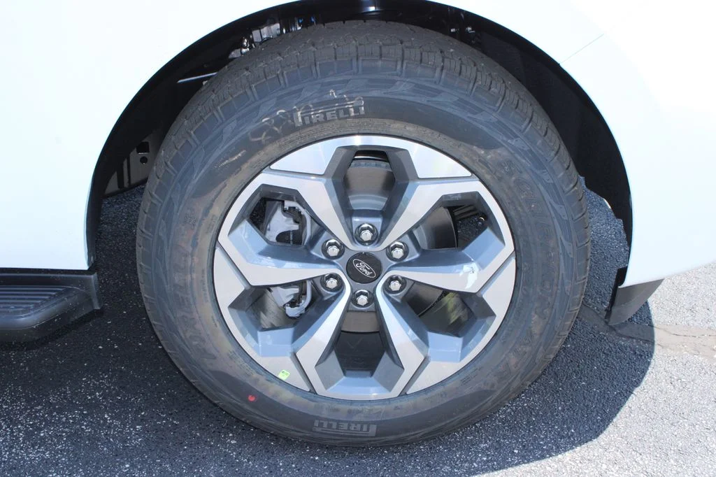 New 2027 Star White Metallic Tri-Coat Ford MAX Active image 22