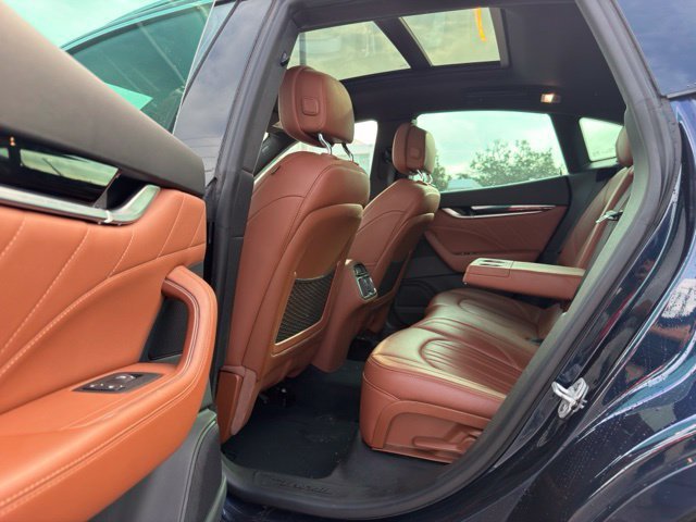 Certified Used 2023 Blu Nobile Tri-Coat Maserati GT image 6