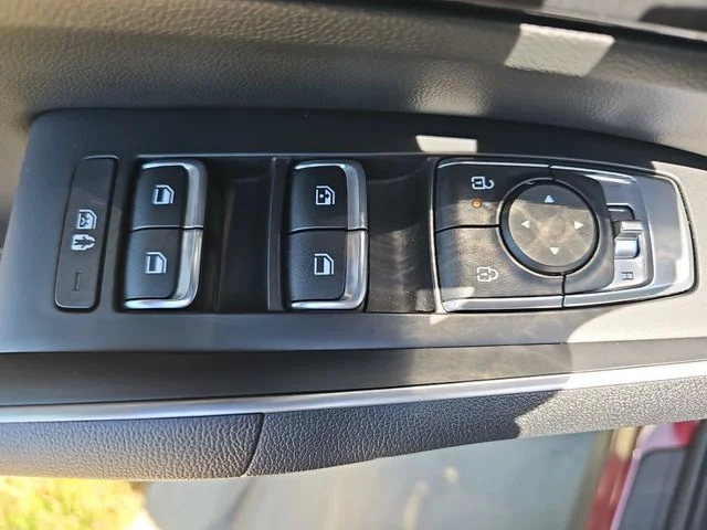 Used 2025 Red Kia LX image 27