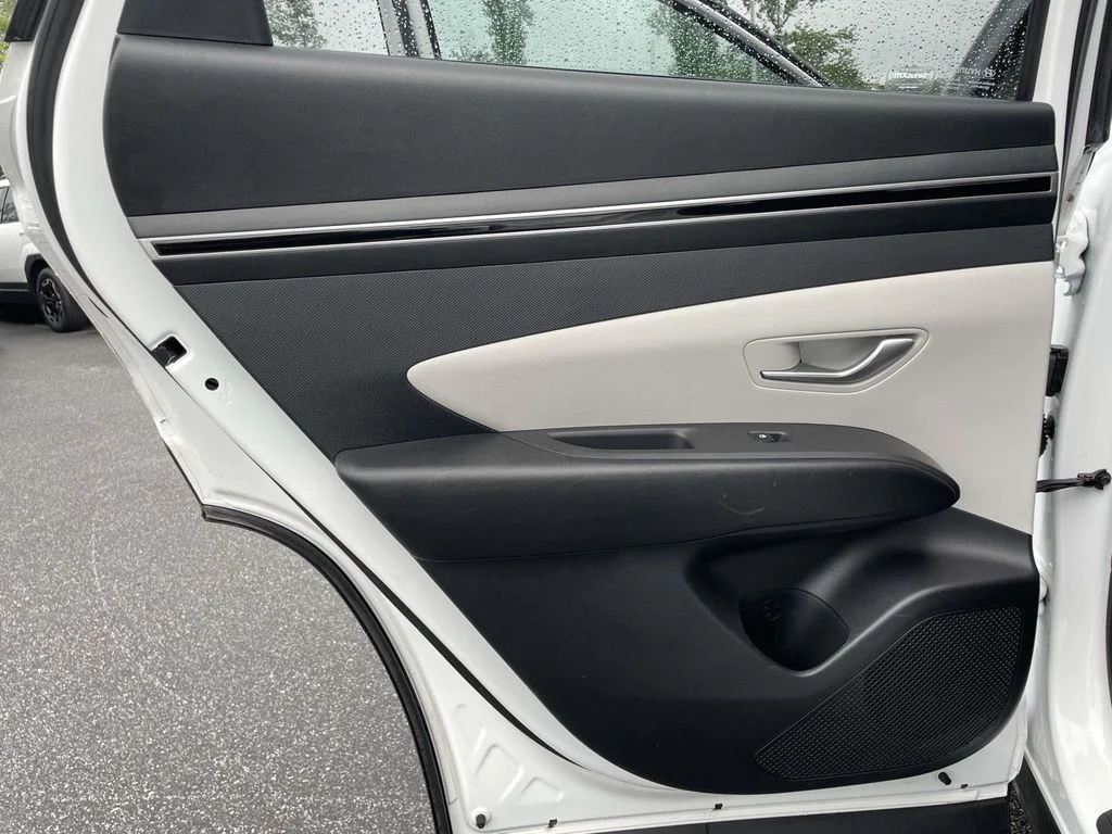 Used 2023 Serenity White Pearl Hyundai SEL image 2