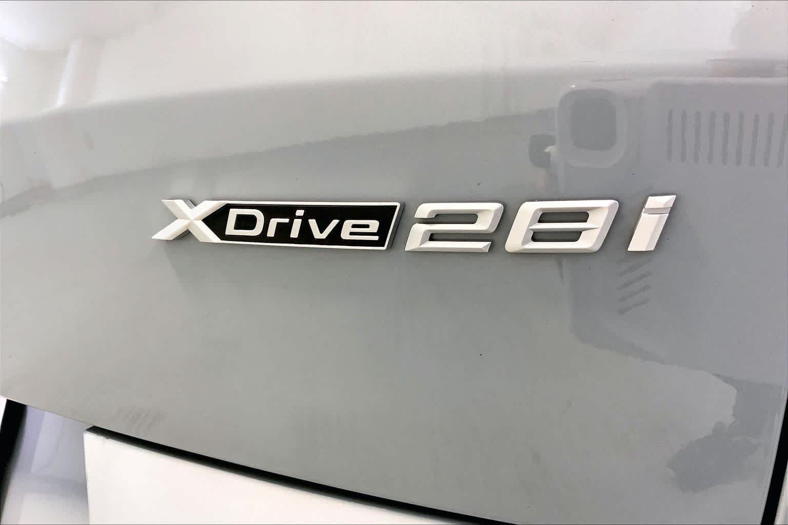 Used 2024 Brooklyn Grey Metallic BMW xDrive28i image 9