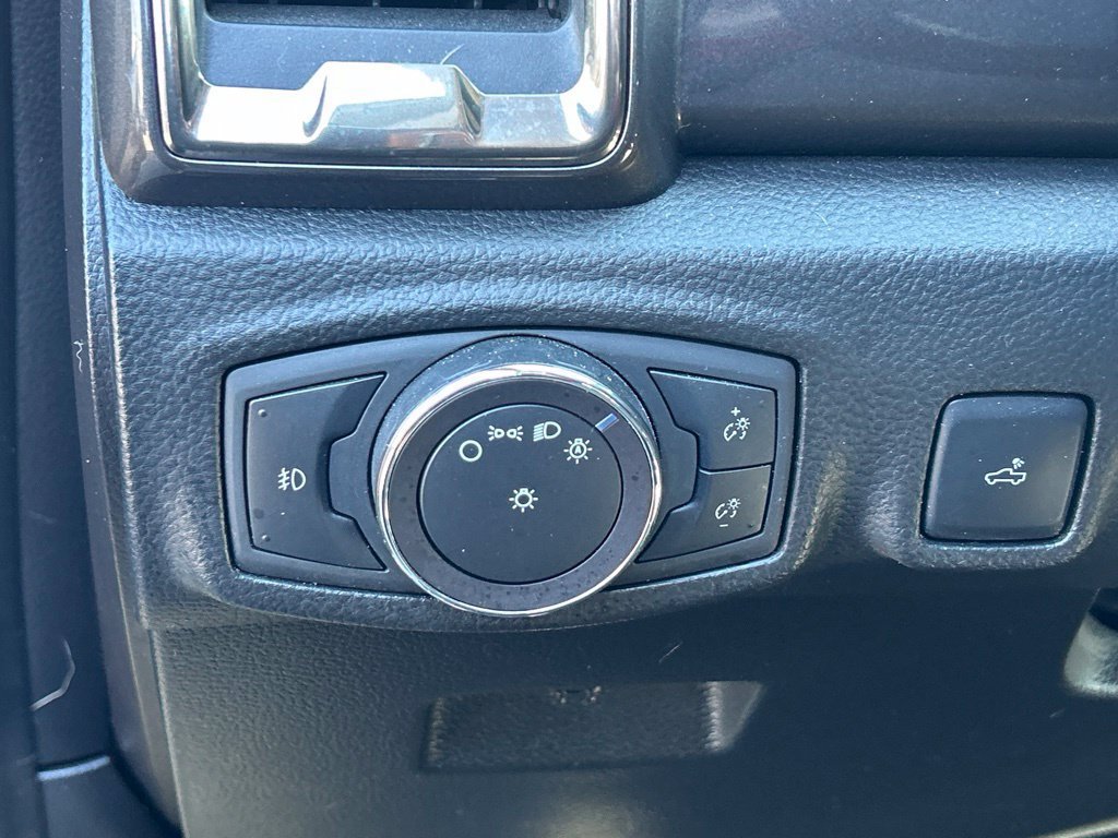 Used 2019 Magnetic Ford Lariat image 22