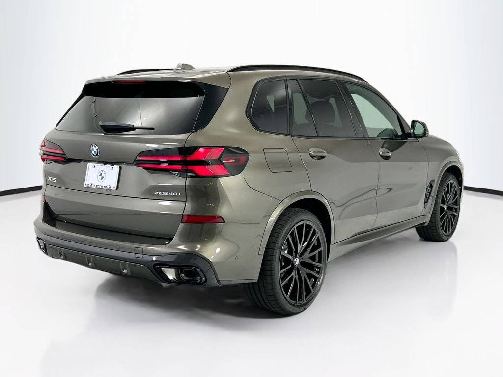 New 2026 Green Metallic BMW xDrive40i image 5