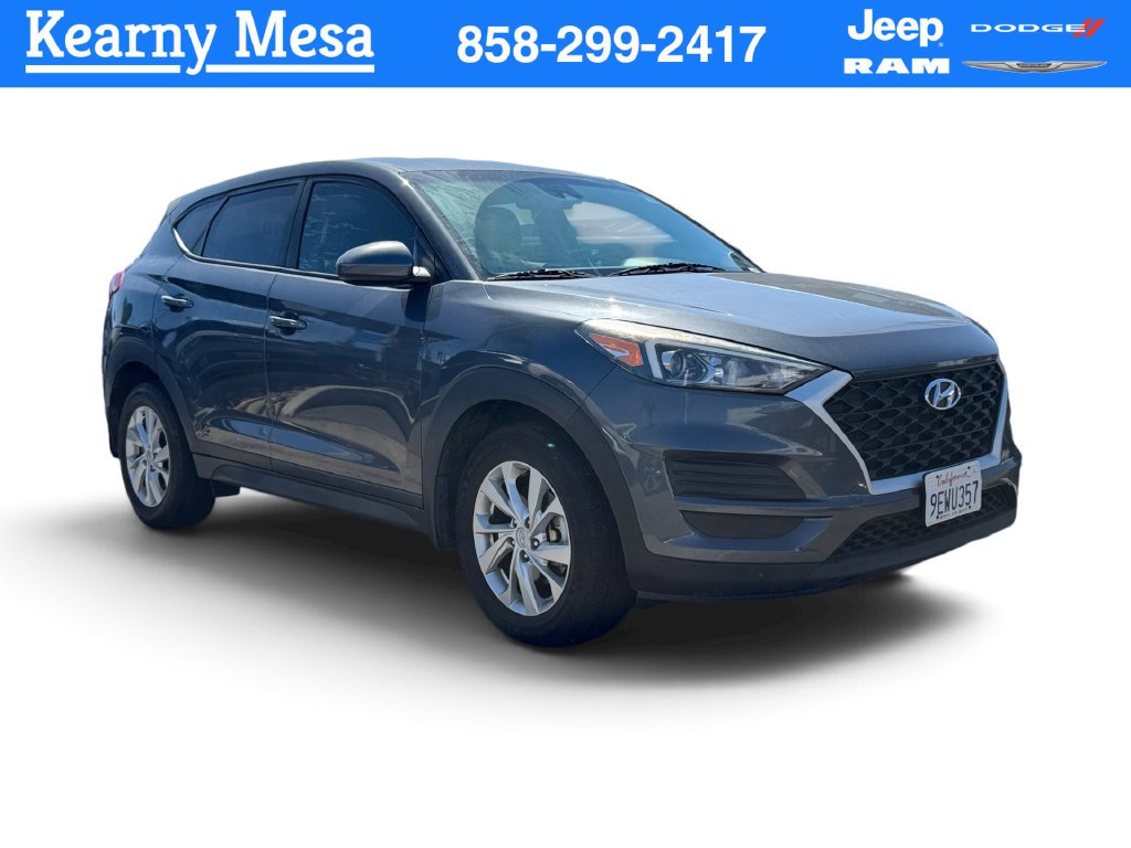 Used 2019 Gray Hyundai SE image 1