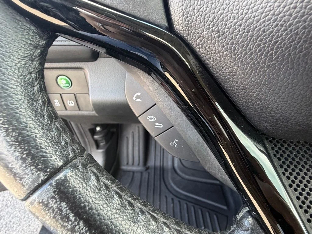 Used 2016 Black Honda EX-L image 38
