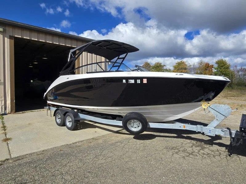 Used 2022 Black YAMAHA  image 1