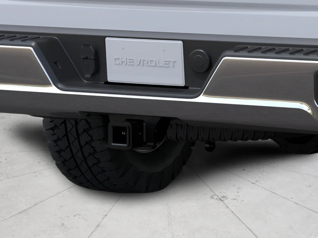 New 2026 Summit White Chevrolet WT image 24