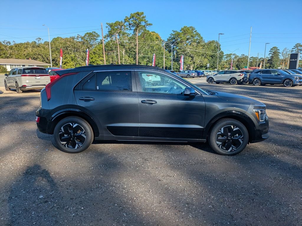 New 2025 Interstellar Gray Kia Wind image 2