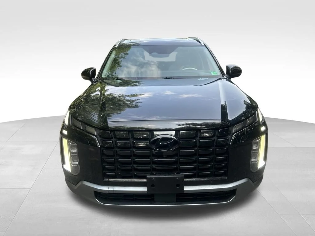 Used 2023 White Hyundai Limited image 9