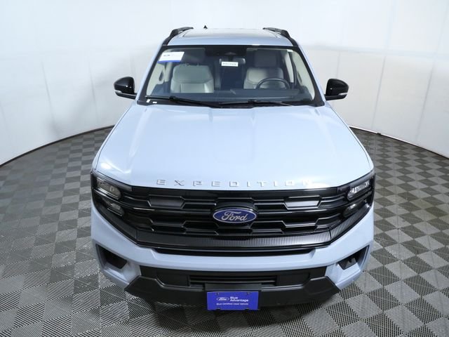 Certified Used 2025 Gray Ford Active image 3