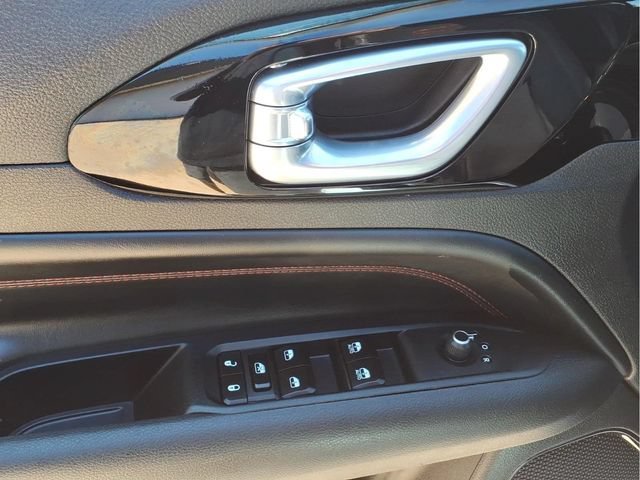 Used 2023  Jeep Trailhawk image 17