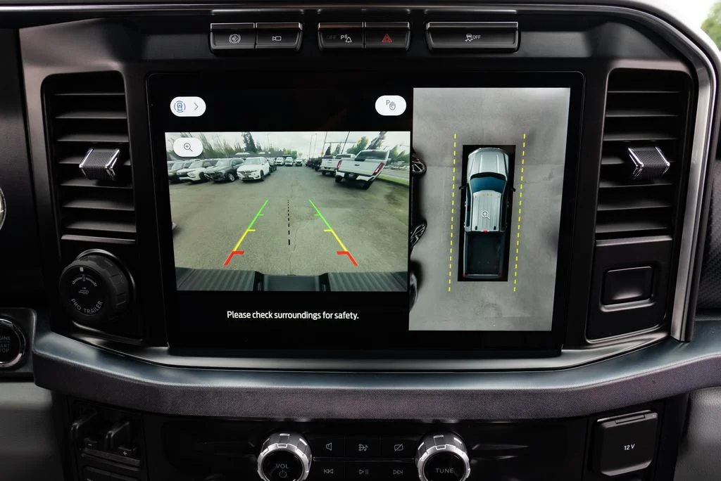 Used 2023 White Ford Limited image 17