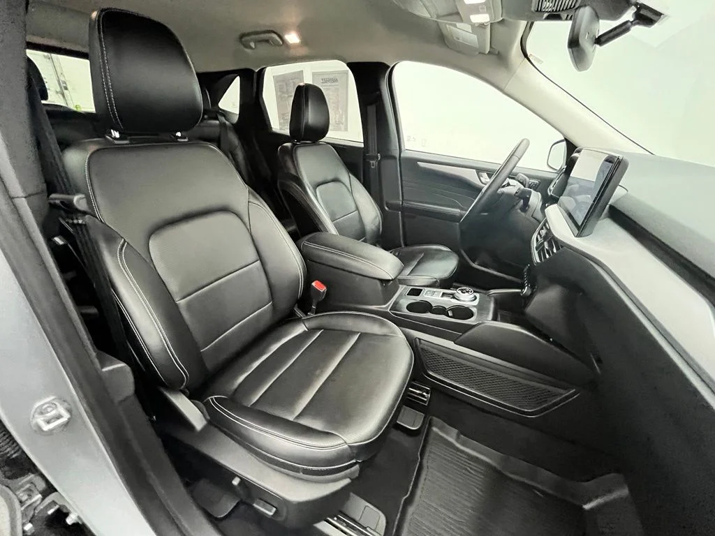 Used 2023 Silver Ford Platinum image 34