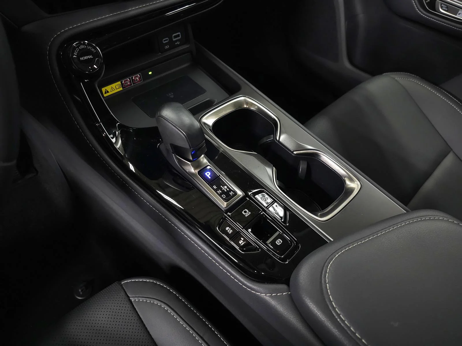 Certified Used 2024 Caviar Lexus PREMIUM image 28
