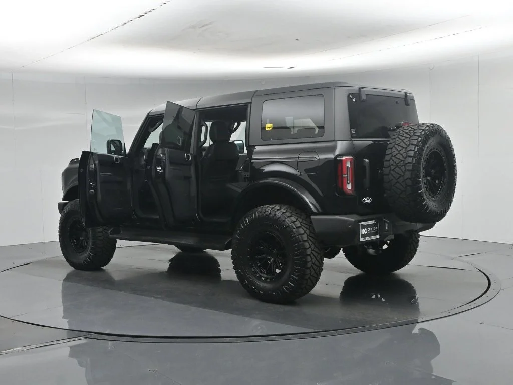 New 2026 Shadow Black Ford Outer Banks image 33