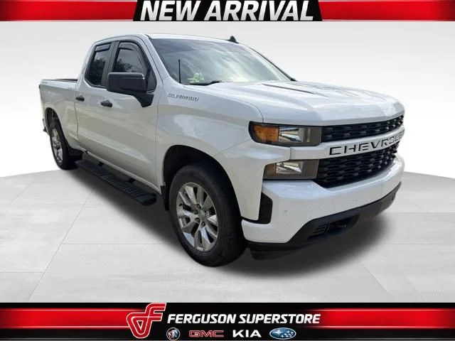 Used 2019 White Chevrolet Custom image 1
