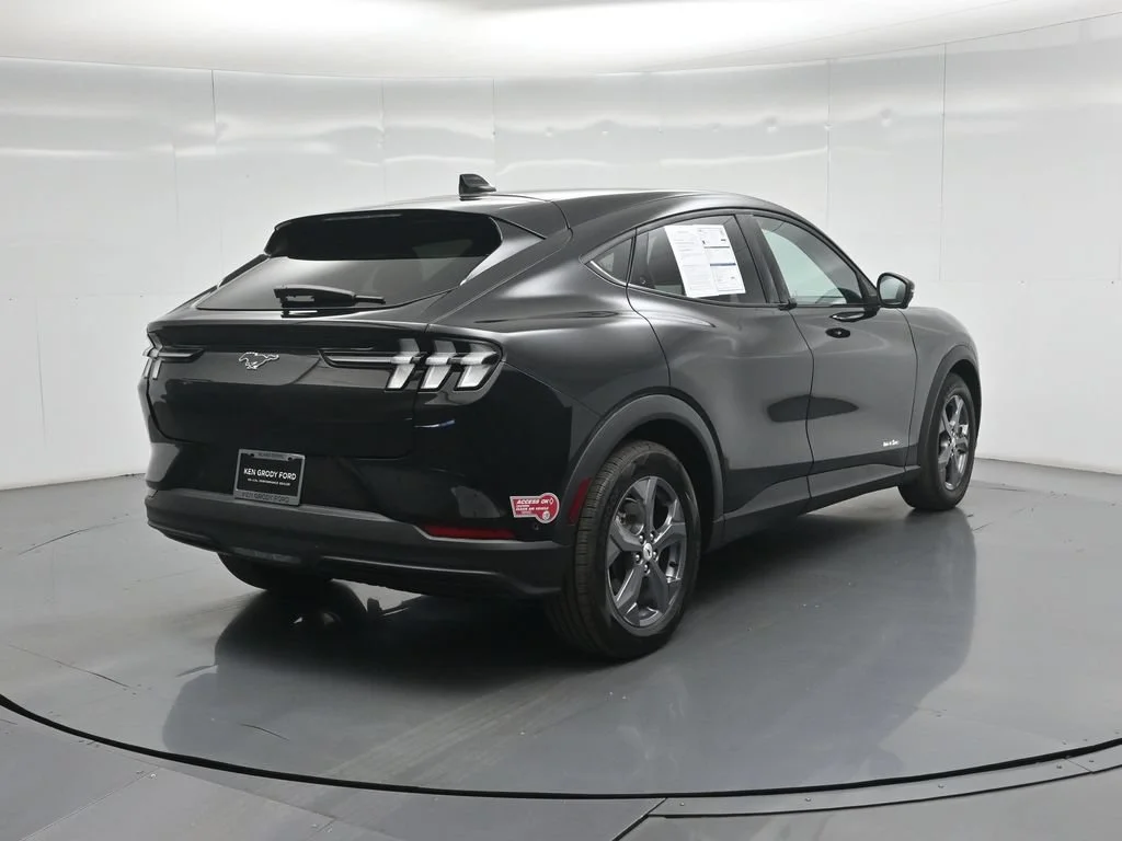 Certified Used 2023 Black Ford Select image 24