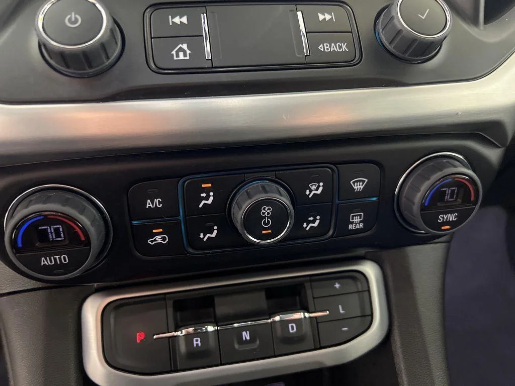 Used 2023 Sterling Metallic GMC SLT image 21