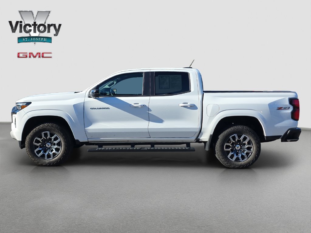 Used 2024 Summit White Chevrolet Z71 image 6