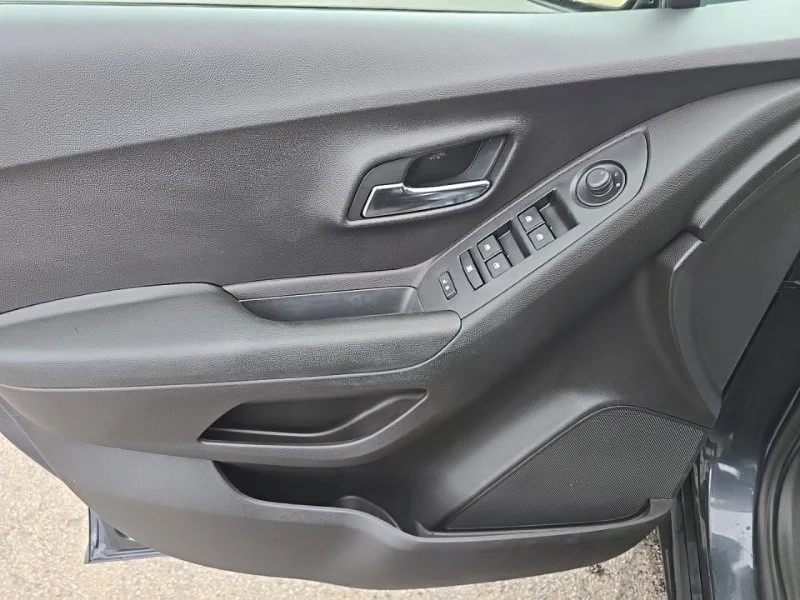 Used 2016 Gray Chevrolet LT image 22